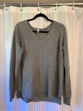 JCP V Neck Sweater - Size XL